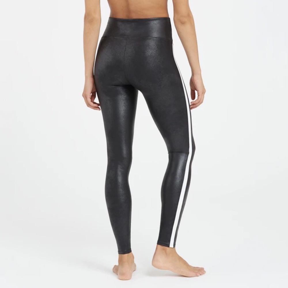 🦄SOLD🦄 SPANX® Faux-Leather Stripe Leggings - Picture 7 of 12